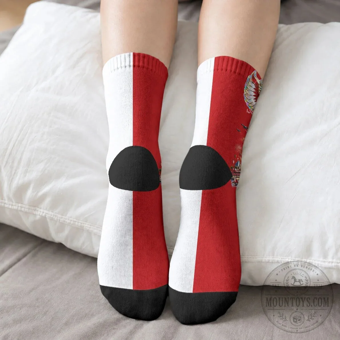 Bahrain National Day Cultural Emblem Flag Horse Knight Crew Socks 12 Bahrain National Day Cultural Emblem Flag Horse Knight Crew Socks