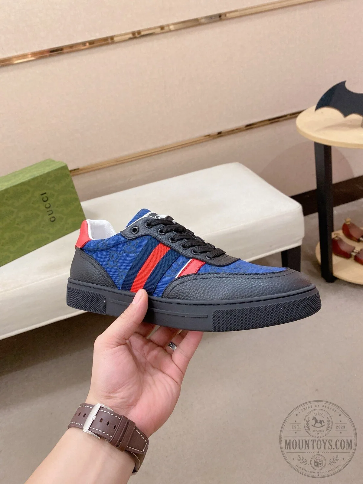 Gucci Blue and Red Stripe Low Top Sneakers Casual Shoes 9 Gucci Blue and Red Stripe Low Top Sneakers Casual Shoes